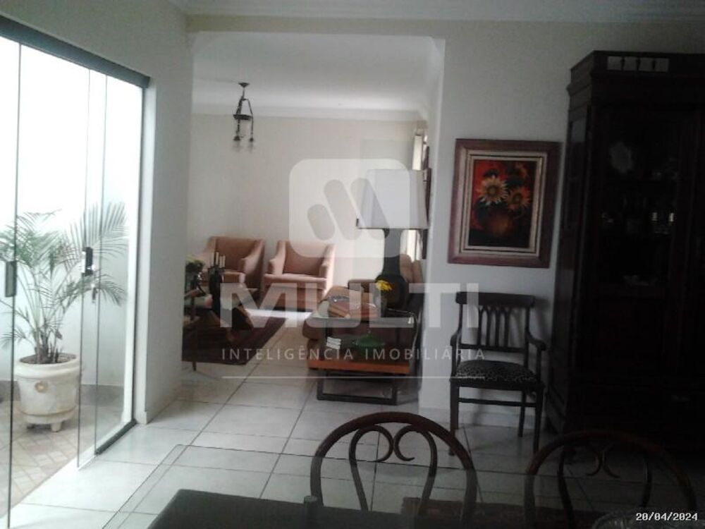 Casa, 3 quartos, 202 m² - Foto 3