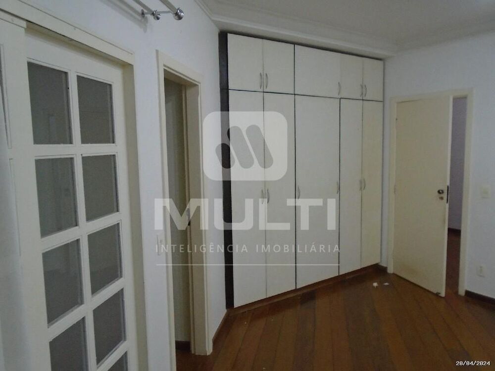 Casa, 4 quartos, 351 m² - Foto 4