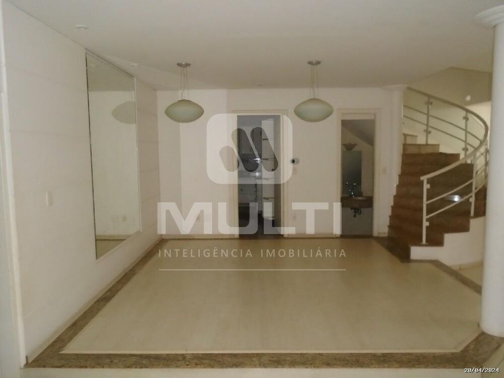 Casa, 4 quartos, 351 m² - Foto 2