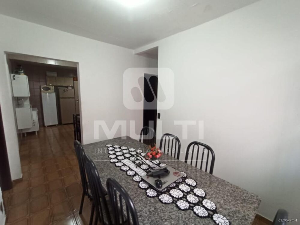 Casa, 3 quartos, 200 m² - Foto 2
