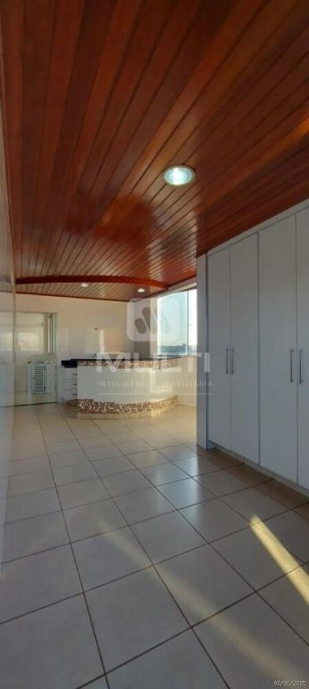 Cobertura, 3 quartos, 220 m² - Foto 4