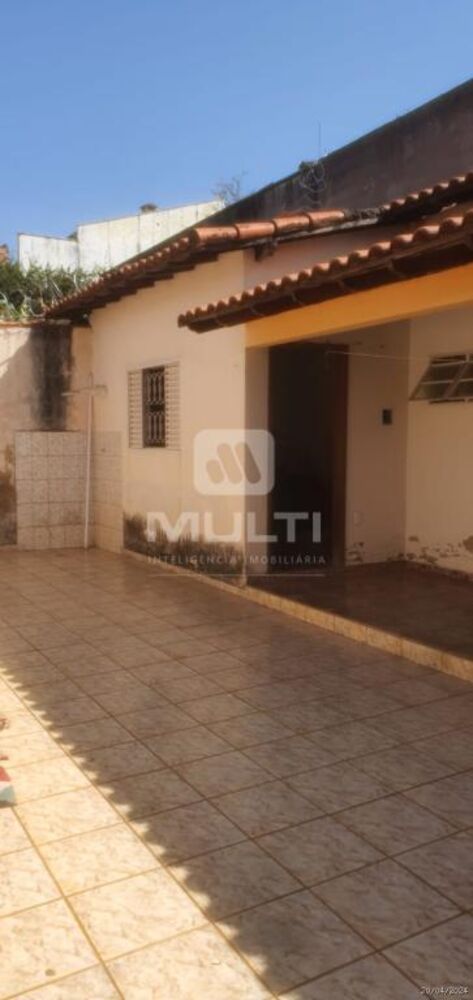 Casa à venda com 5 quartos, 200m² - Foto 5