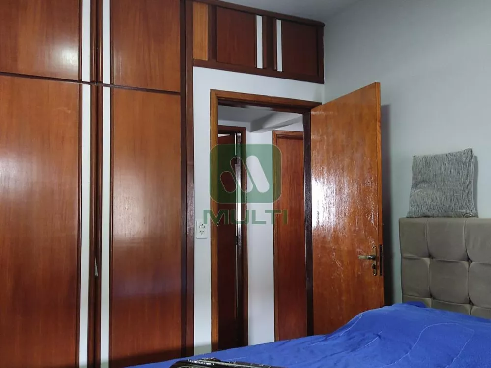 Casa à venda com 3 quartos, 191m² - Foto 8