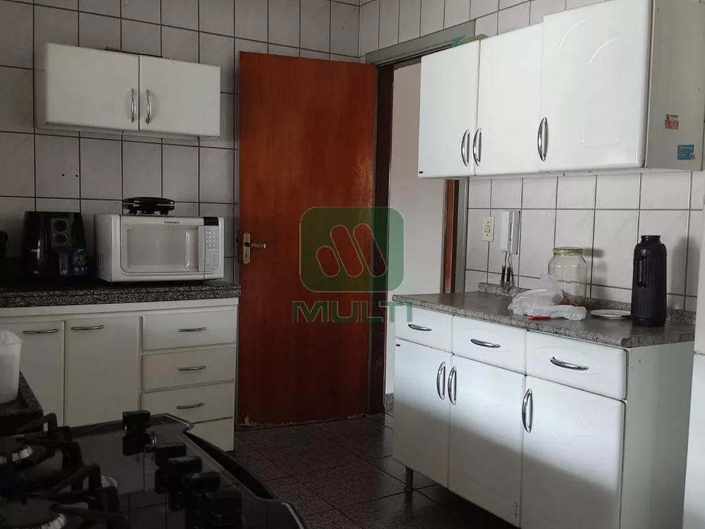 Casa à venda com 3 quartos, 191m² - Foto 11