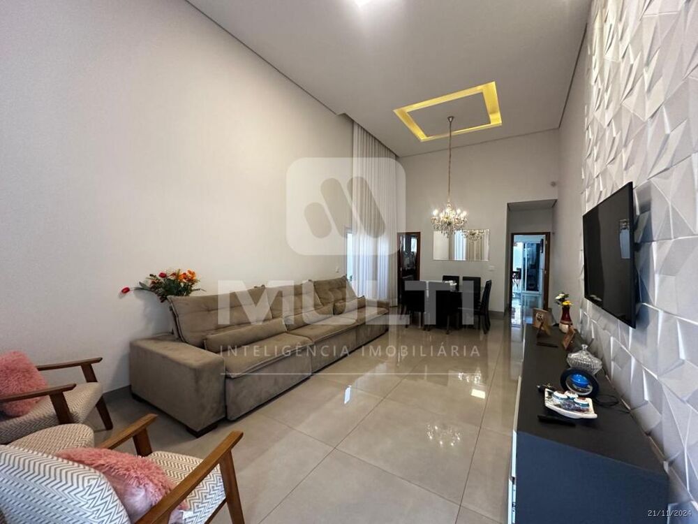Casa à venda com 3 quartos, 210m² - Foto 4