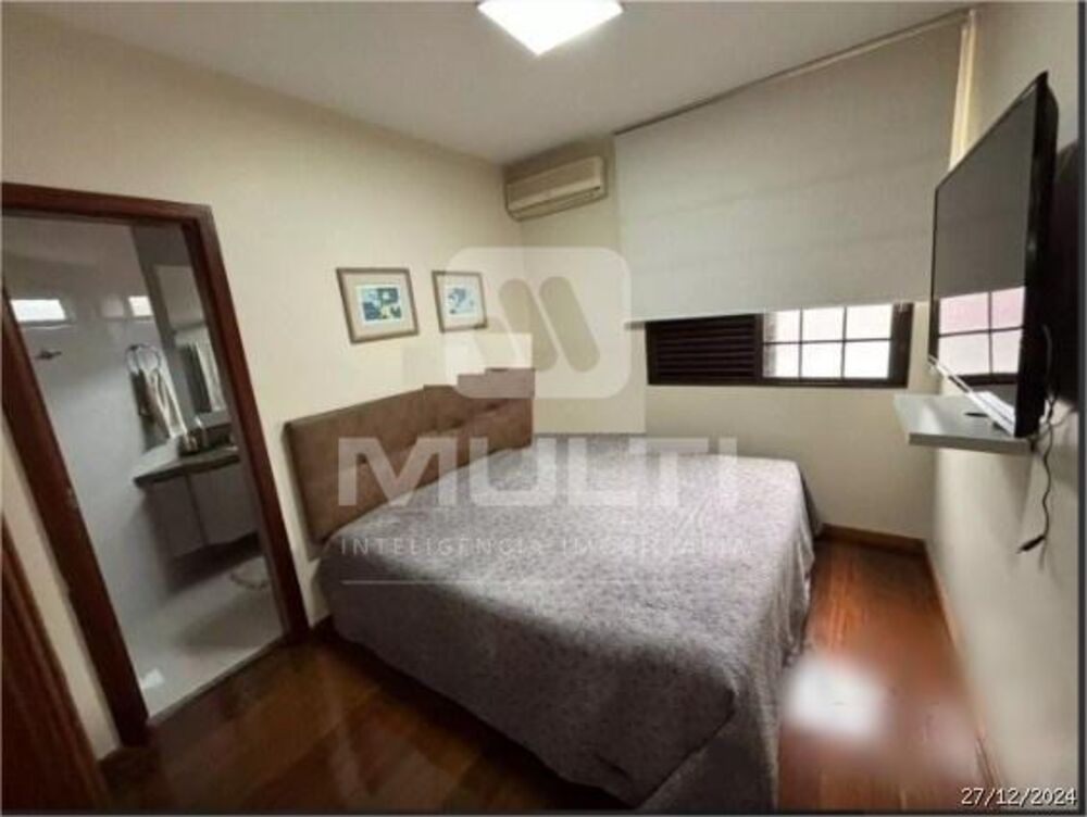Casa, 4 quartos, 367 m² - Foto 3