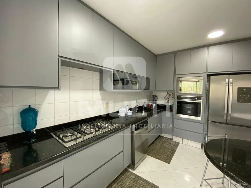 Casa, 3 quartos, 180 m² - Foto 1