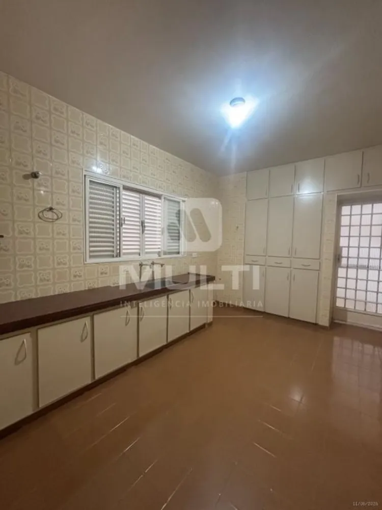 Casa, 3 quartos, 168 m² - Foto 2