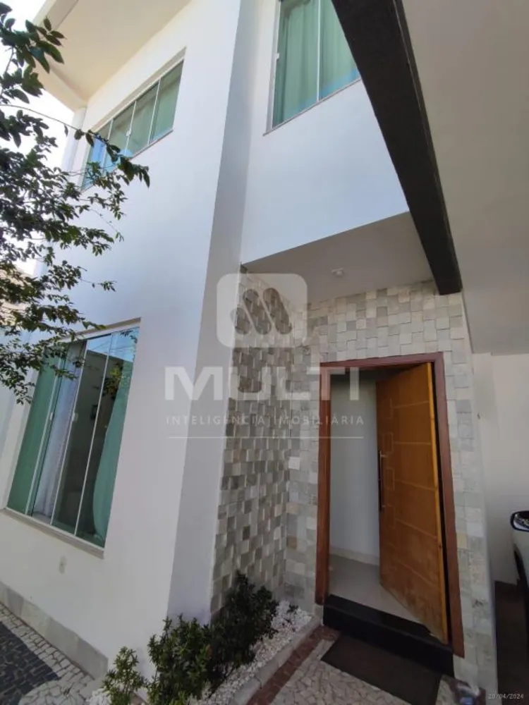 Casa, 4 quartos, 289 m² - Foto 1