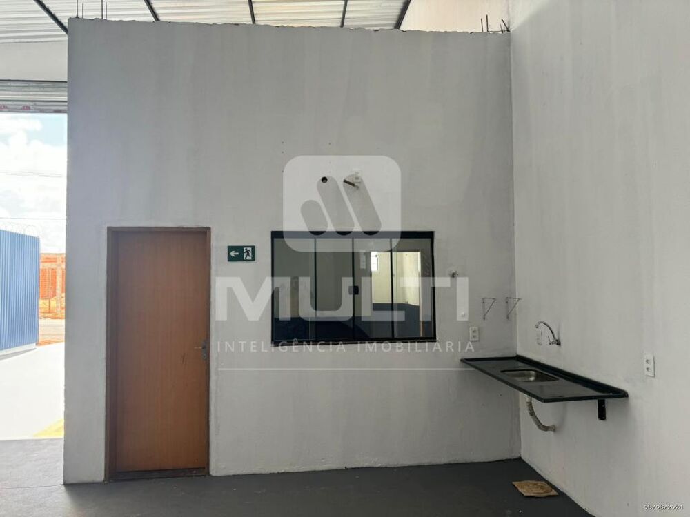 Casa, 1 quarto, 242 m² - Foto 1