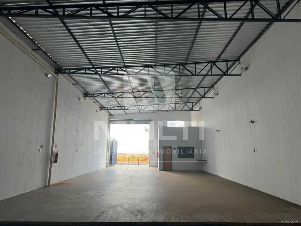 Casa, 1 quarto, 242 m² - Foto 2