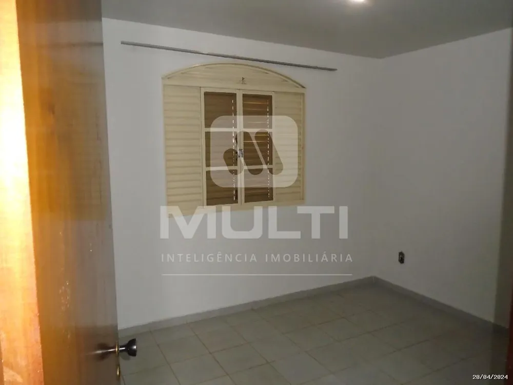 Casa, 3 quartos, 224 m² - Foto 2