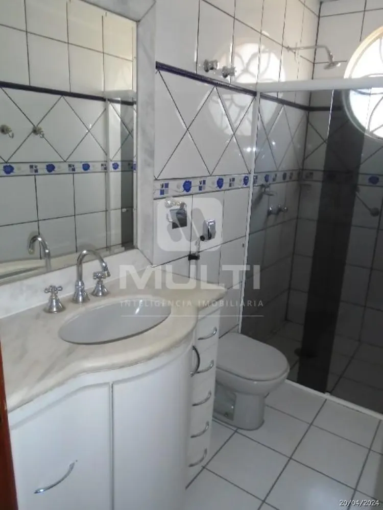 Casa, 3 quartos, 224 m² - Foto 3