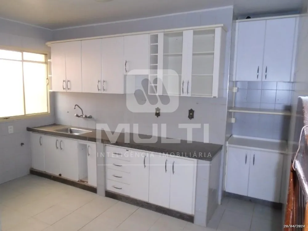 Casa, 3 quartos, 224 m² - Foto 6