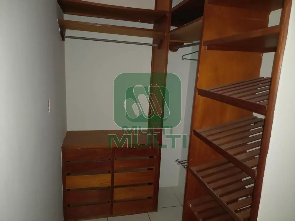 Casa à venda com 8 quartos, 293m² - Foto 4