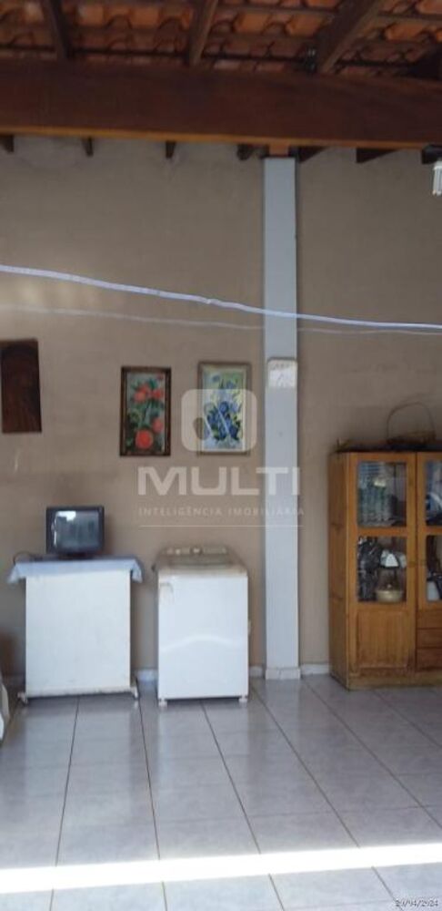 Casa, 3 quartos, 217 m² - Foto 1