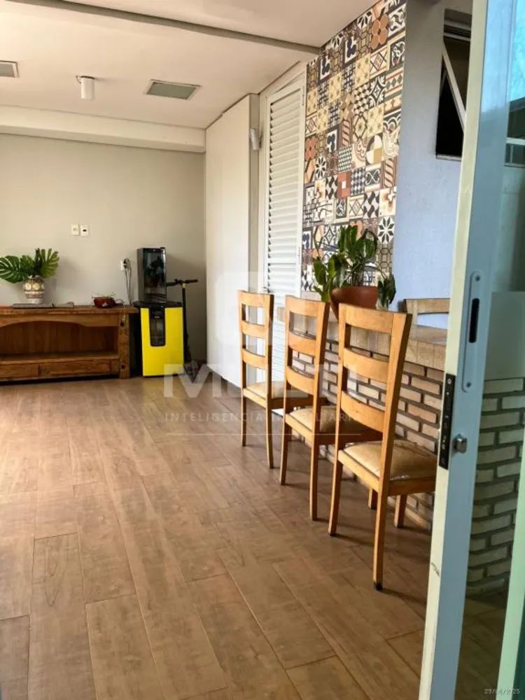 Casa, 4 quartos, 377 m² - Foto 2