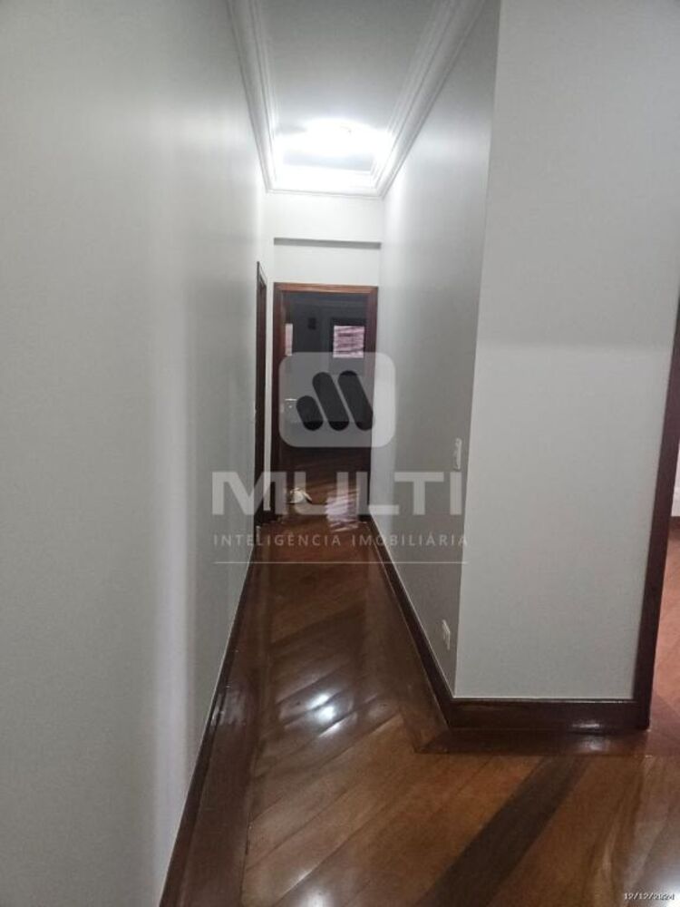 Apartamento à venda com 1 quarto, 338m² - Foto 2