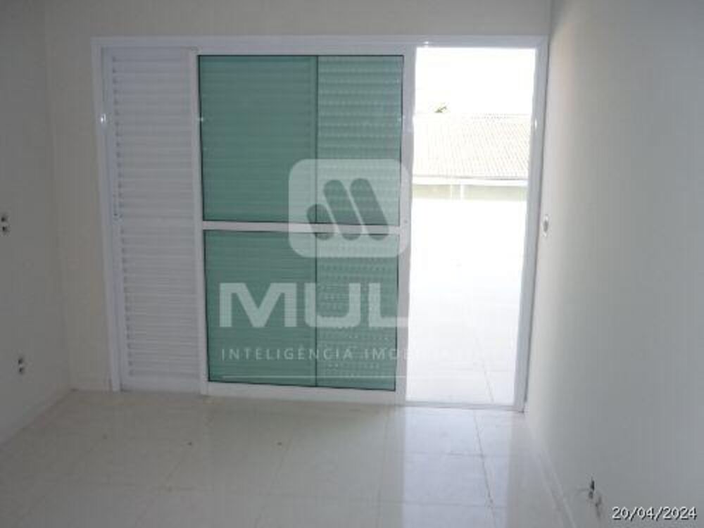 Casa, 4 quartos, 262 m² - Foto 1