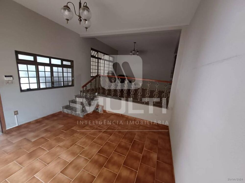 Casa à venda com 7 quartos, 400m² - Foto 1