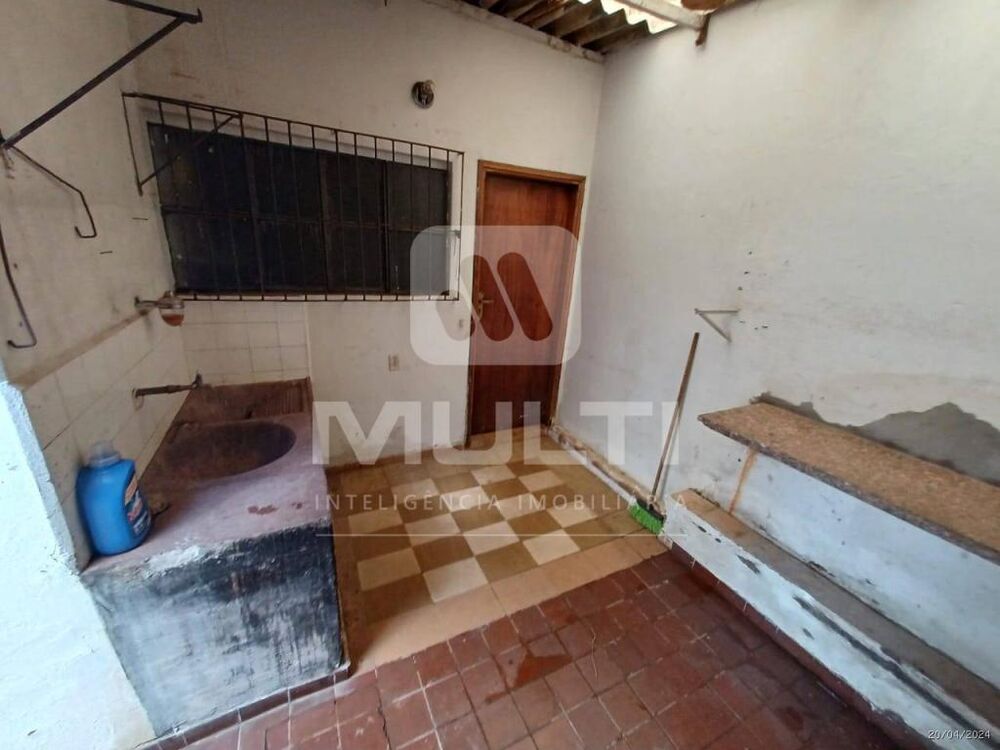 Casa à venda com 7 quartos, 400m² - Foto 22