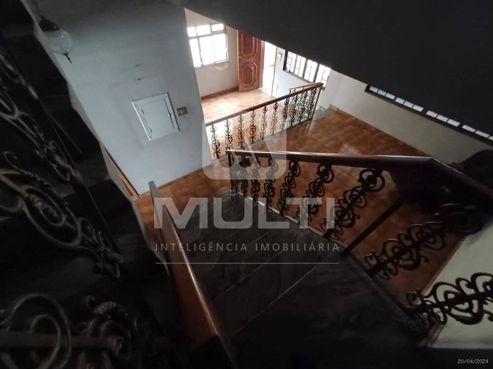 Casa à venda com 7 quartos, 400m² - Foto 3
