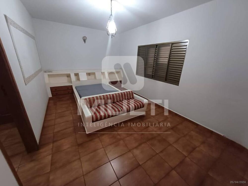 Casa à venda com 7 quartos, 400m² - Foto 4