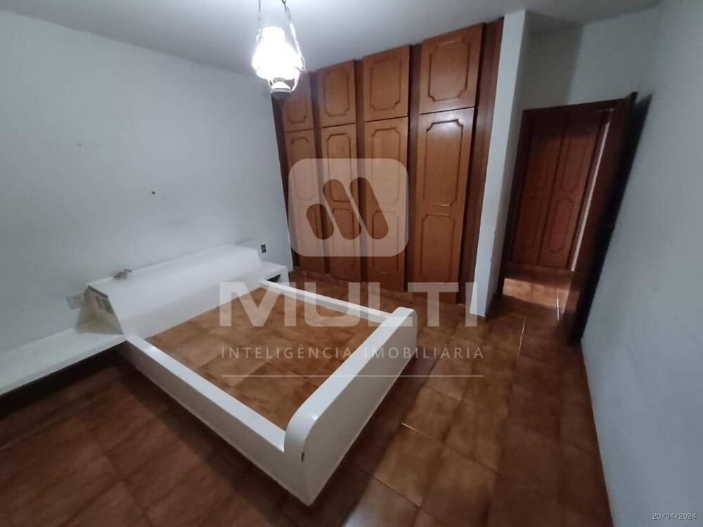 Casa à venda com 7 quartos, 400m² - Foto 6