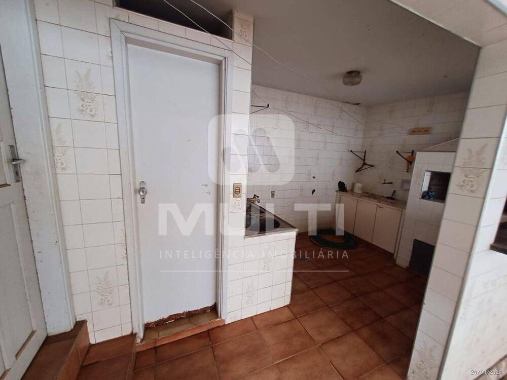 Casa à venda com 7 quartos, 400m² - Foto 18