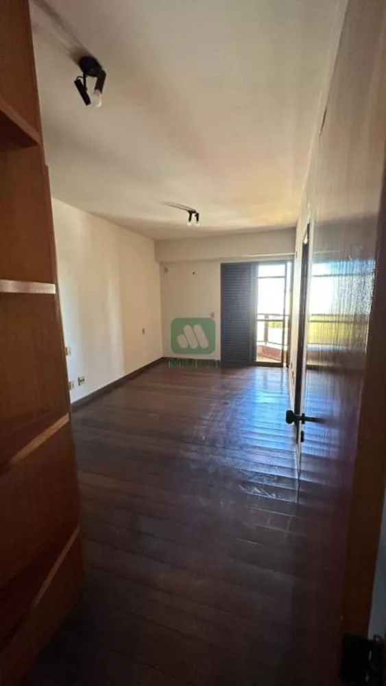 Apartamento à venda com 5 quartos, 264m² - Foto 12