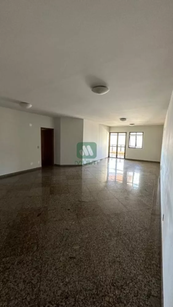 Apartamento à venda com 5 quartos, 264m² - Foto 1