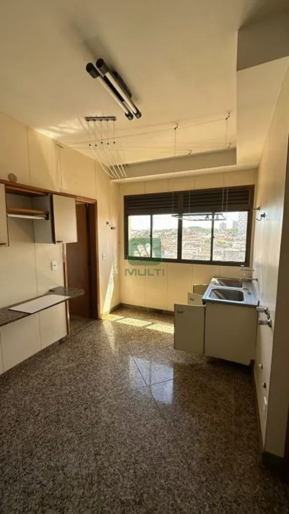 Apartamento à venda com 5 quartos, 264m² - Foto 4