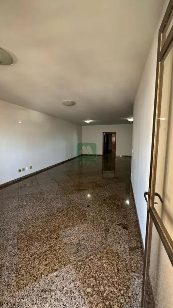 Apartamento à venda com 5 quartos, 264m² - Foto 3