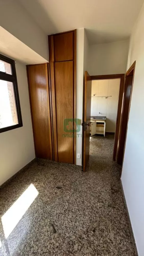 Apartamento à venda com 5 quartos, 264m² - Foto 17