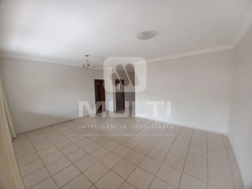 Casa, 3 quartos, 250 m² - Foto 2