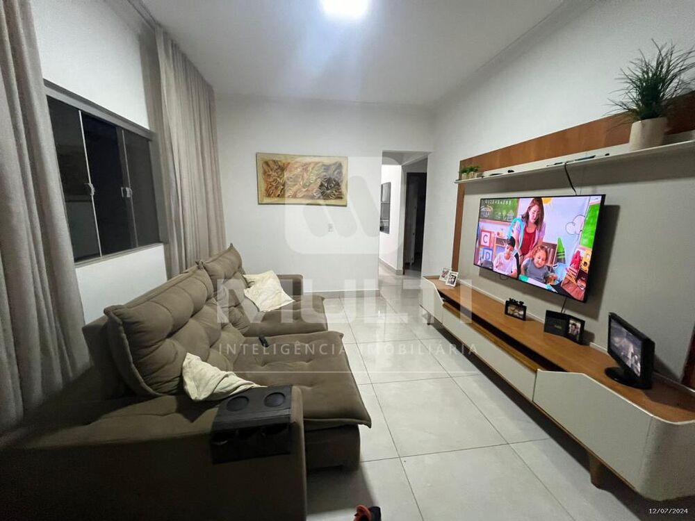 Casa, 3 quartos, 190 m² - Foto 1