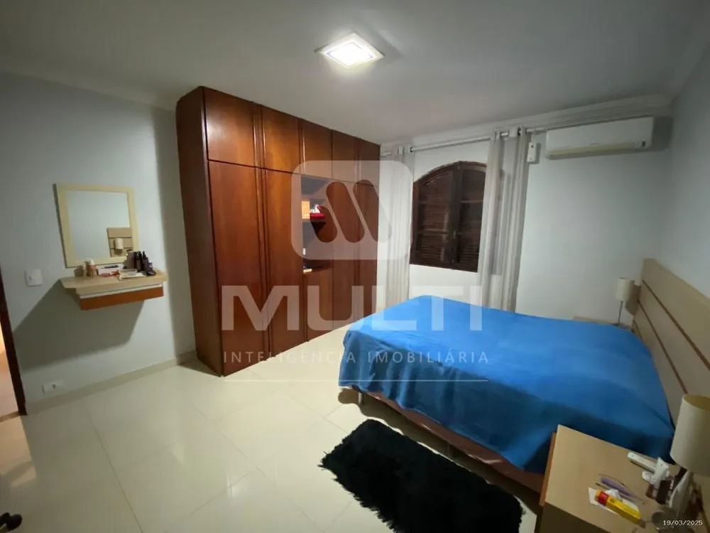 Casa, 3 quartos, 240 m² - Foto 4
