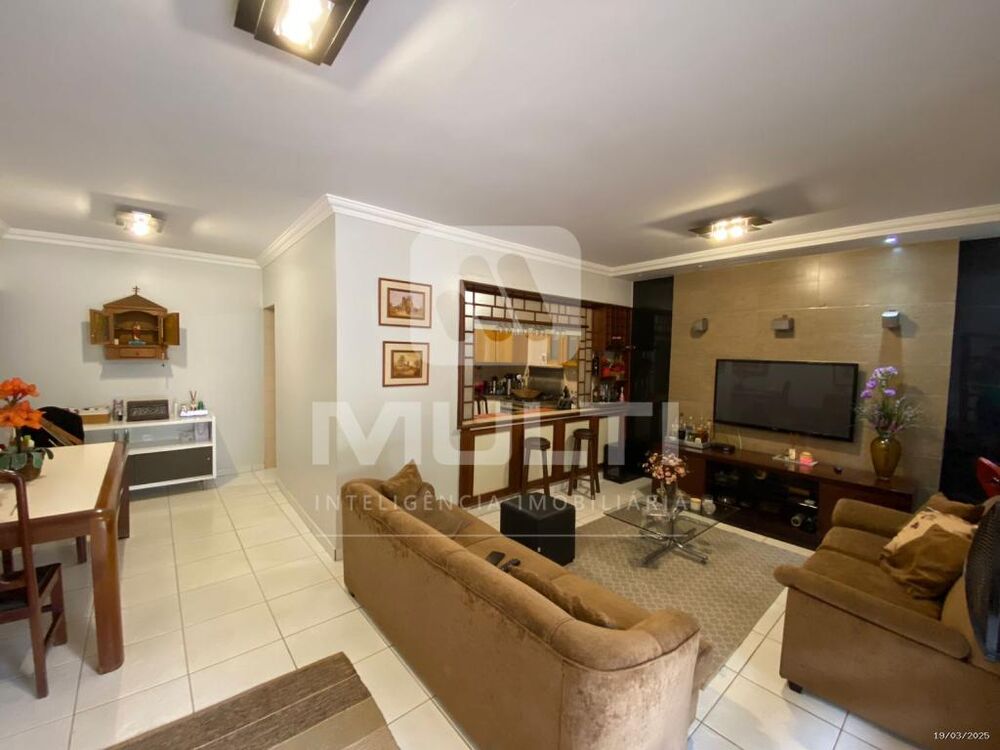 Casa, 3 quartos, 240 m² - Foto 2