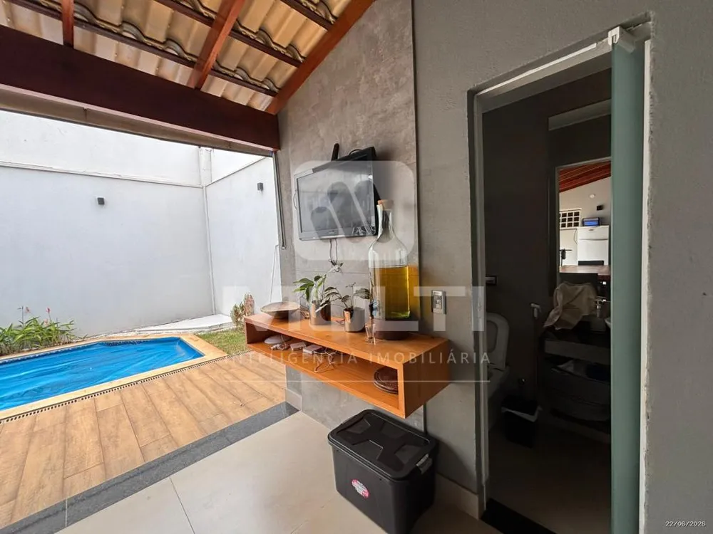 Casa, 3 quartos, 219 m² - Foto 2