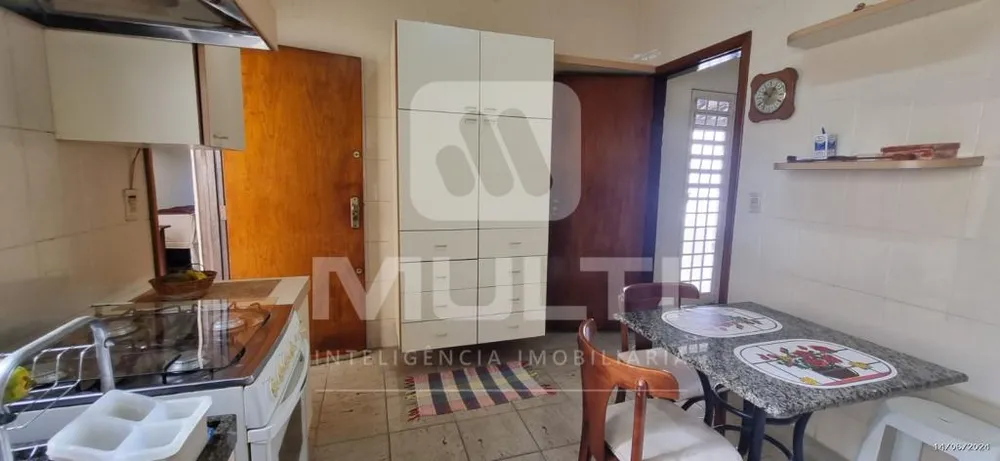 Casa, 5 quartos, 296 m² - Foto 3