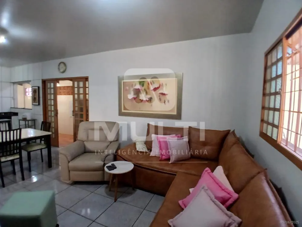 Casa, 3 quartos, 164 m² - Foto 1