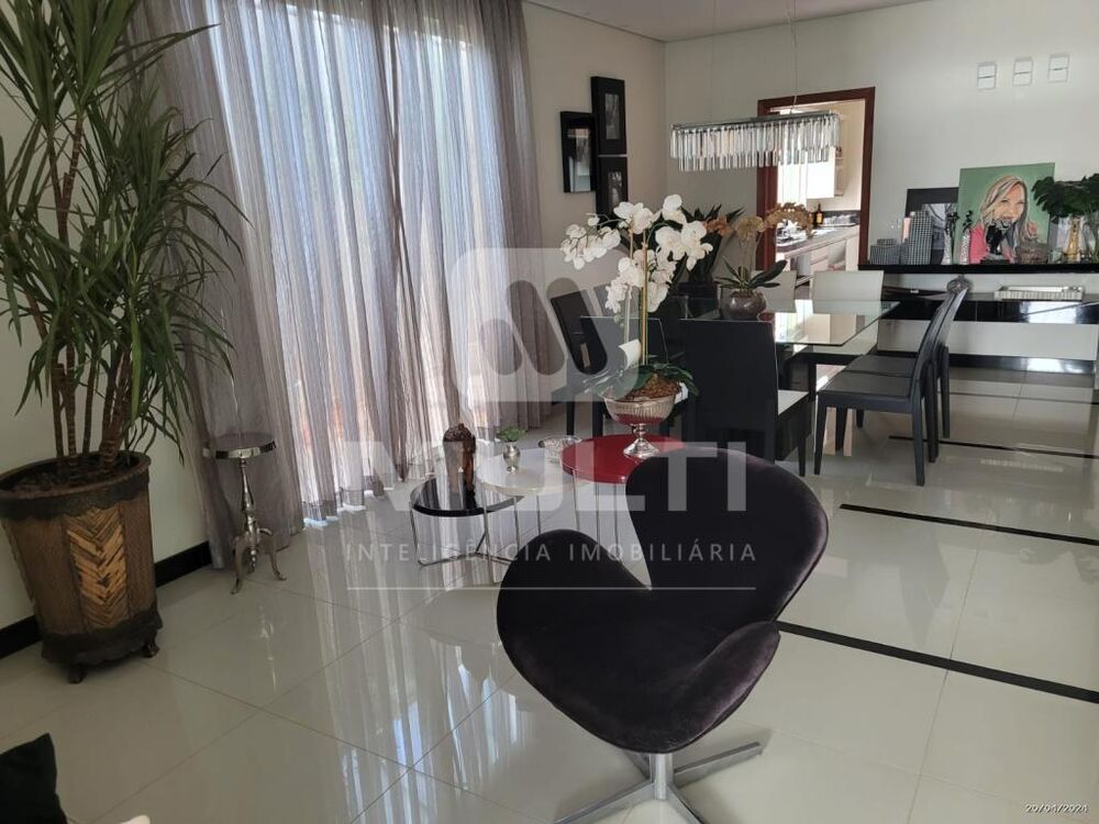 Casa, 4 quartos, 235 m² - Foto 2