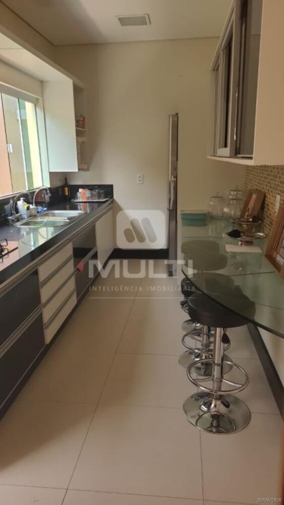 Casa, 4 quartos, 235 m² - Foto 6