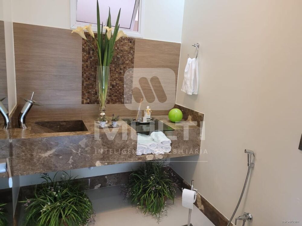 Casa, 4 quartos, 235 m² - Foto 4