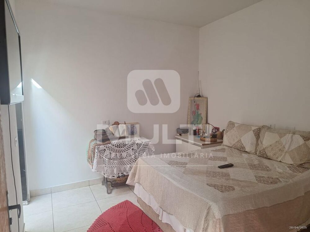Casa à venda com 2 quartos, 90m² - Foto 10