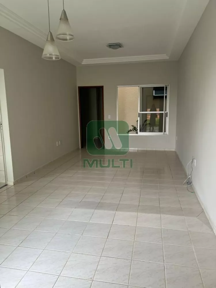 Apartamento à venda com 3 quartos, 110m² - Foto 1