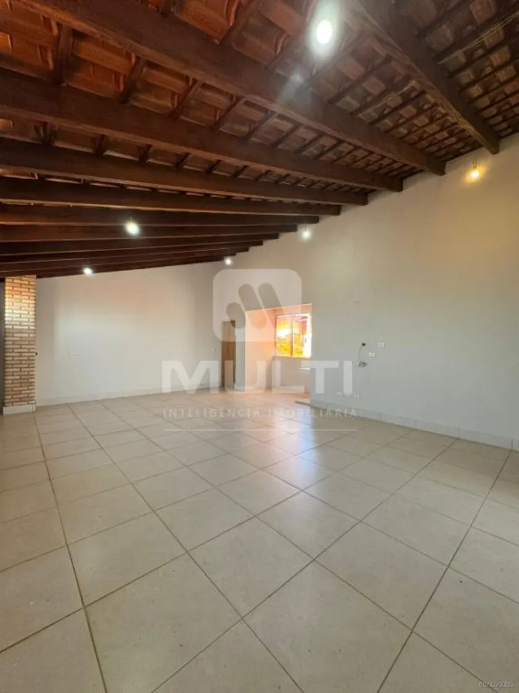 Casa, 5 quartos, 220 m² - Foto 3