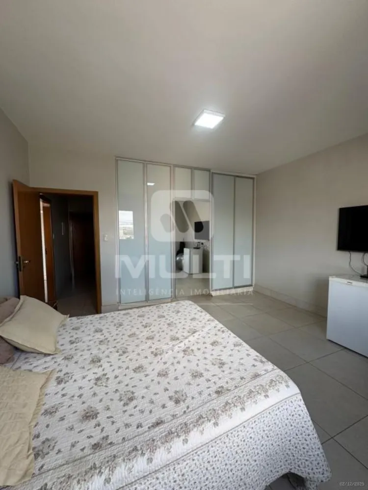 Casa, 5 quartos, 220 m² - Foto 6