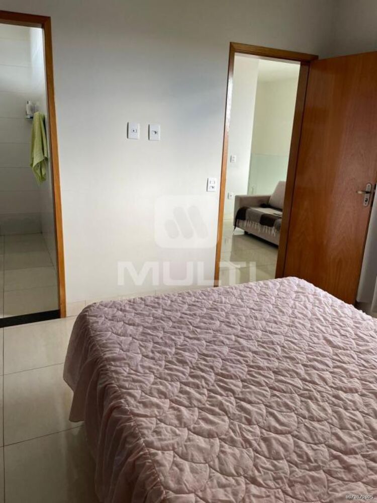 Casa, 4 quartos, 240 m² - Foto 11