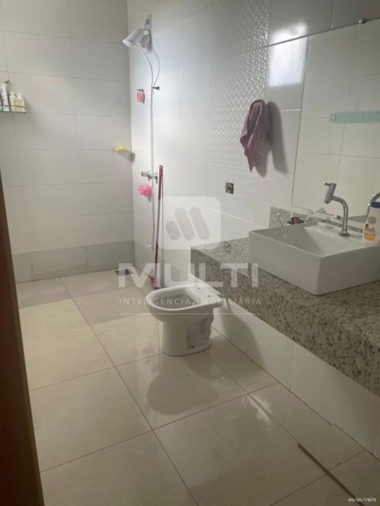 Casa, 4 quartos, 240 m² - Foto 16